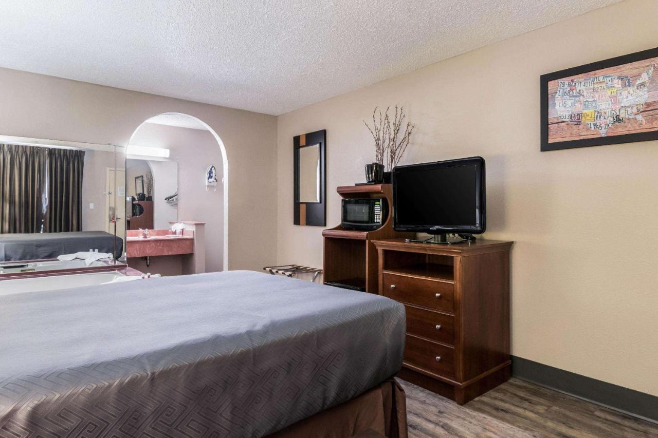 Econo Lodge Gainesville Extérieur photo